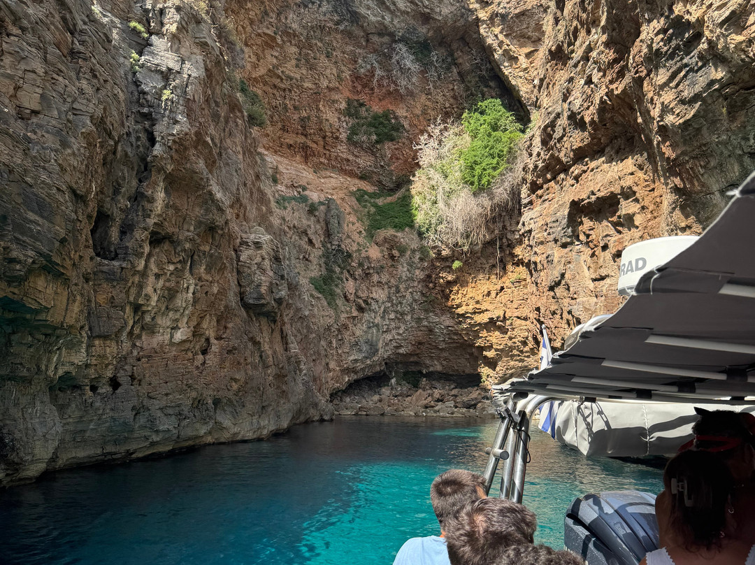 Dikelas dive center-Karystos必去景点