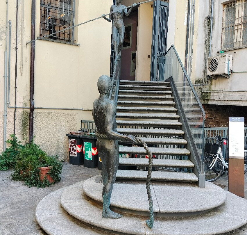 Gli Equilibristi di Leonardo Lucchi-切塞纳必去景点