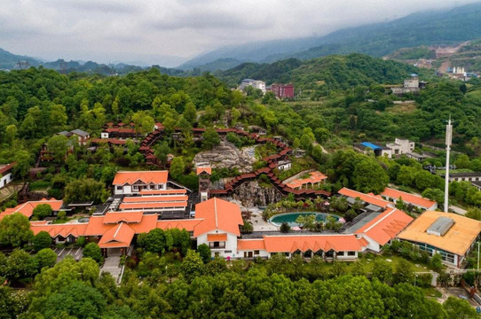 Zhangjiajie Avasprings Retreat