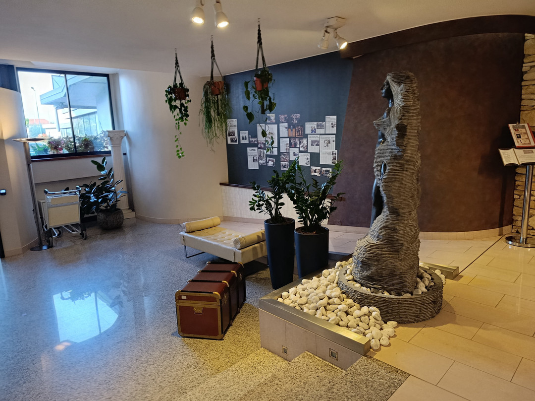 贝斯特韦斯特索阿维酒店主图