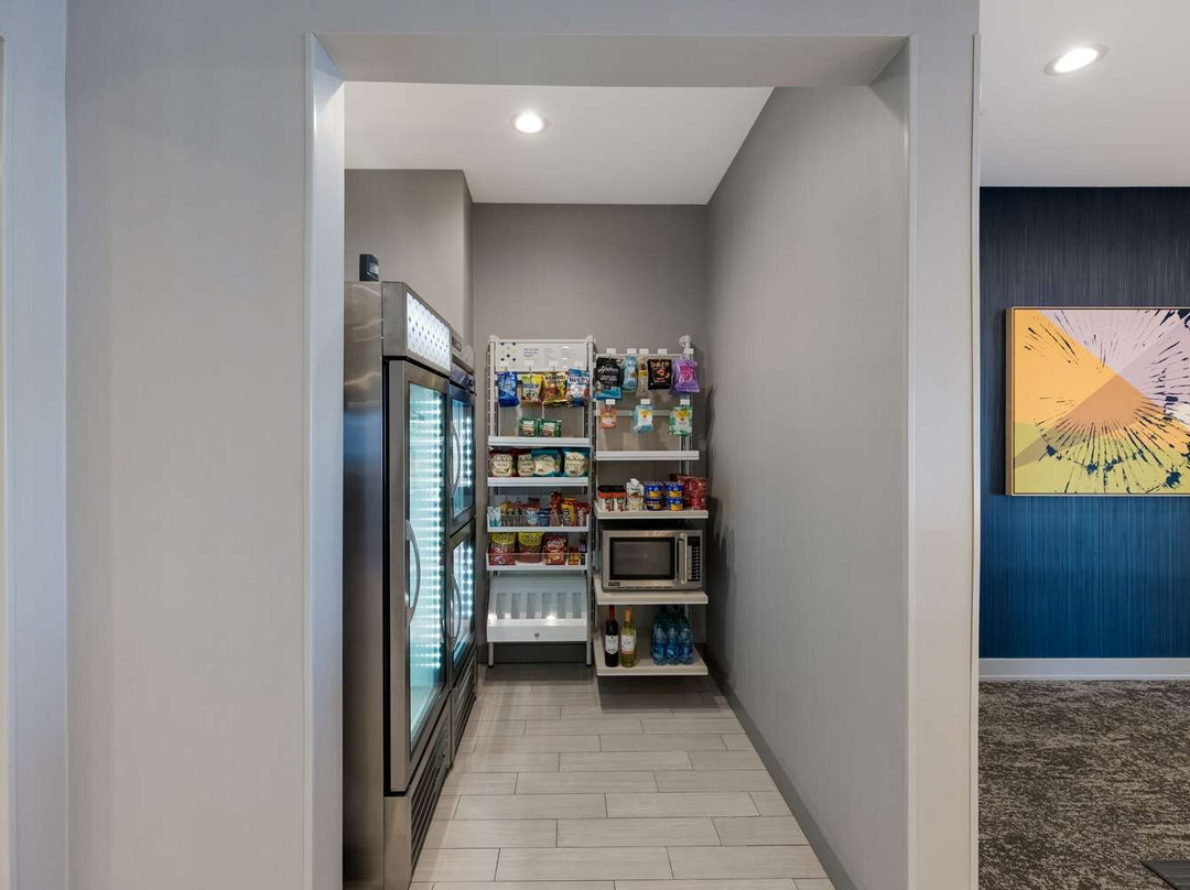 Spark by Hilton Midland South主图