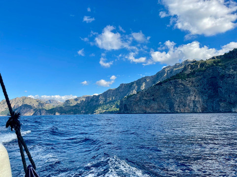 Barcos Azules-索列尔港必去景点