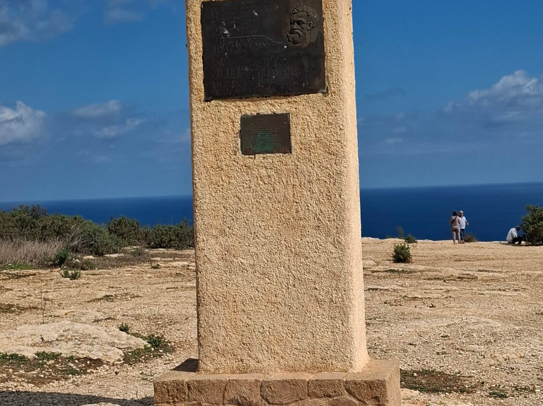 Monument a Jules Verne-法兰西斯科哈维尔必去景点