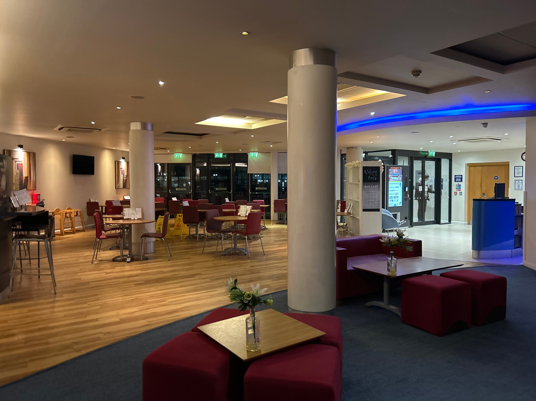 华美达 查塔姆安可酒店主图