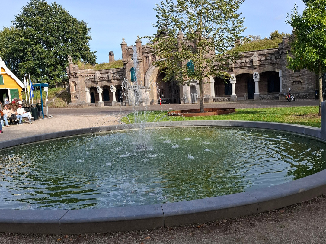 Utrecht Gate Fountain-Naarden必去景点