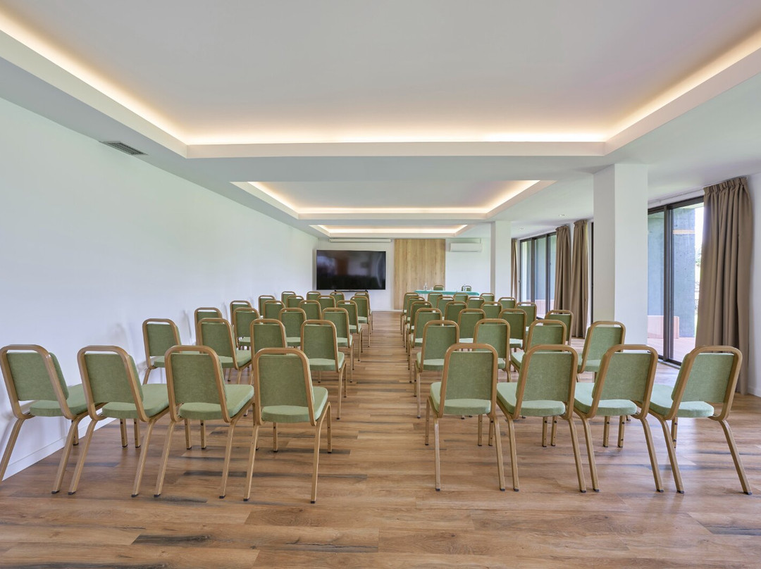 Caloura Hotel Resort主图