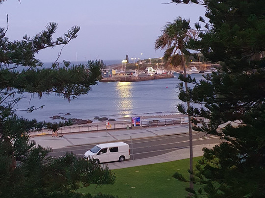 游艇码头汽车旅馆主图