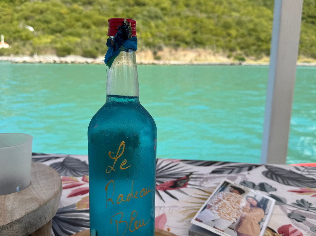 Le Radeau Bleu-Anse Marcel必去景点