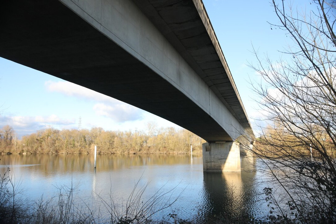 Pont de Bresse-Lux必去景点