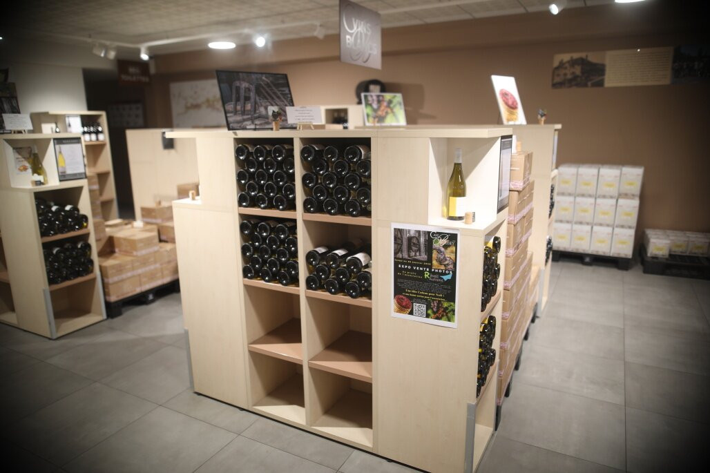 CAVE DE BISSEY-Bissey-sous-Cruchaud必去景点