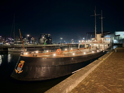 Ritthem酒店住宿-Hotelboot Koningin Emma - Kloeg Collection