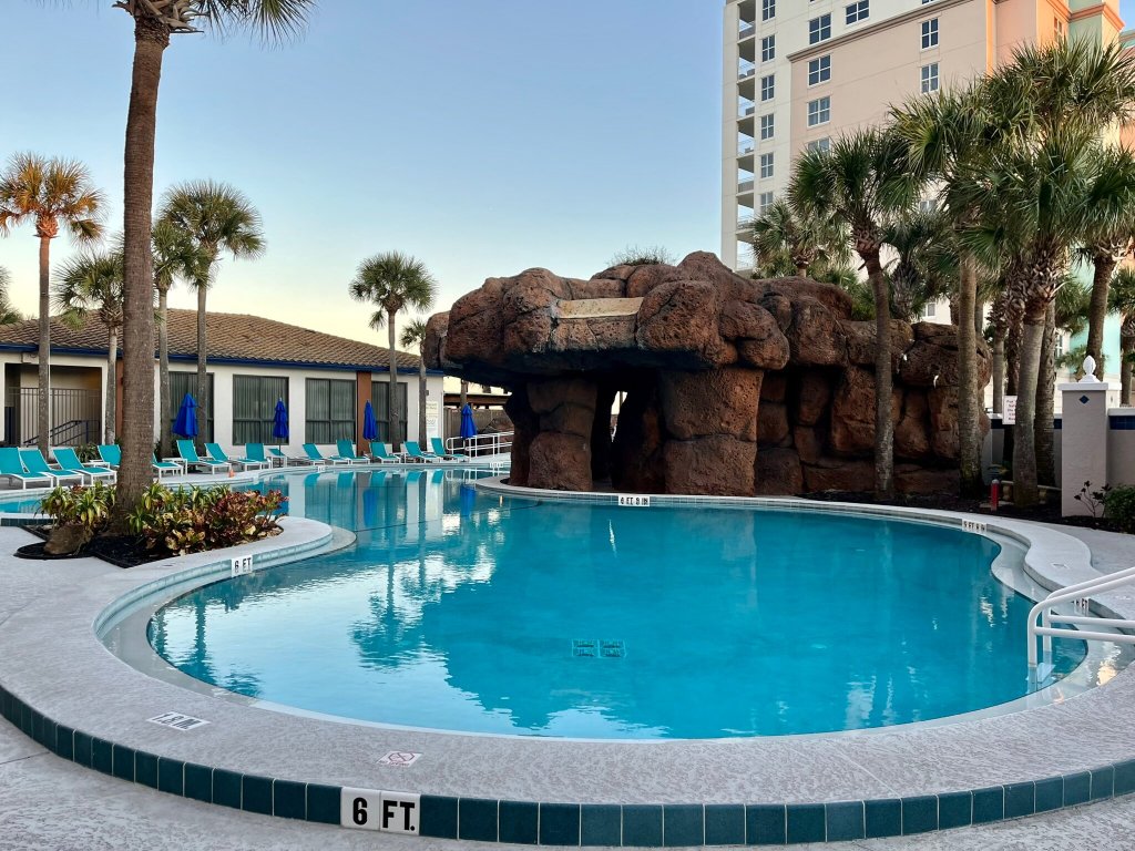 Hampton Inn Jacksonville Beach/Oceanfront-泳池