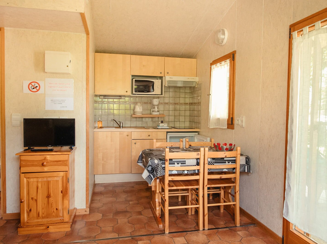 Camping Routes Du Monde ATC Veyrier Du Lac - Annecy