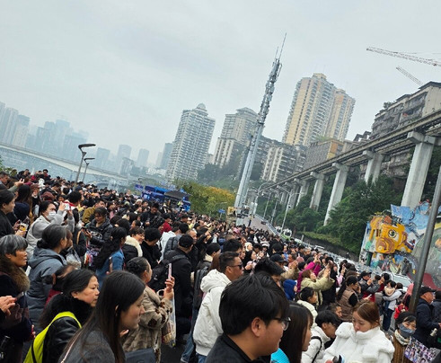 李子坝站-重庆市必去景点