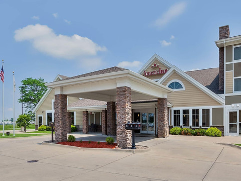 Aledo酒店住宿-AmericInn by Wyndham Monmouth