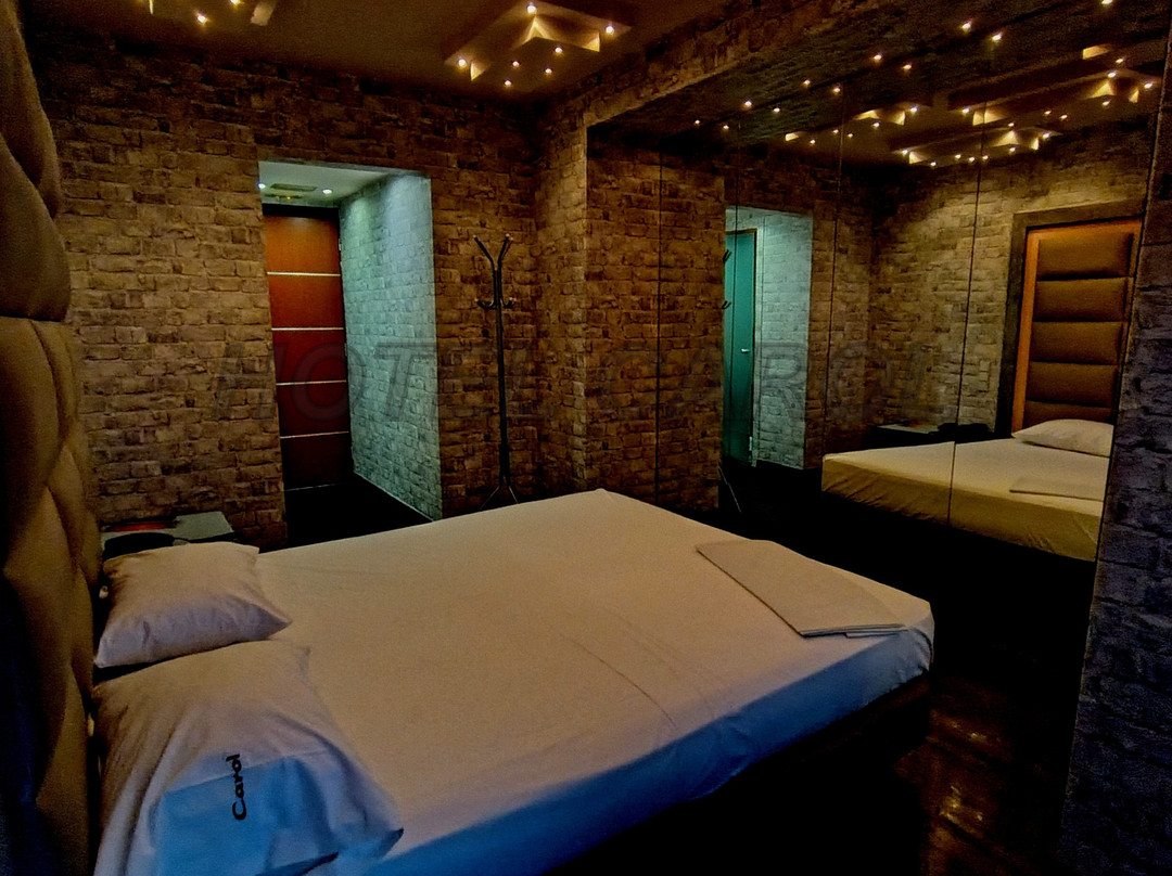 卡罗尔酒店主图