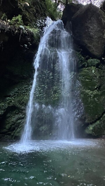 Jibhi Waterfall-Jibhi必去景点