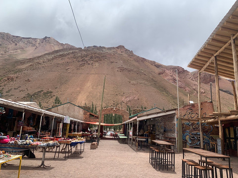 Puente del Inca-Las Cuevas必去景点