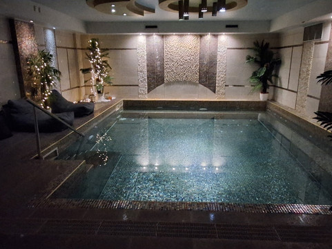 艾丽顿spa酒店主图