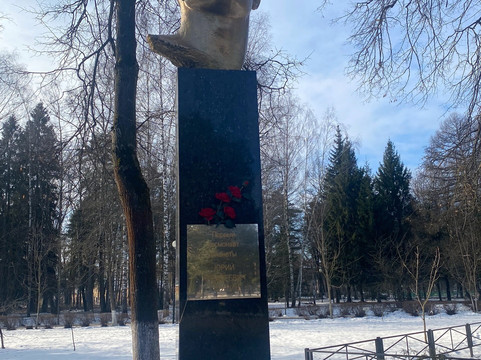 Monument Bust of Yuri Gagarin-Monino必去景点