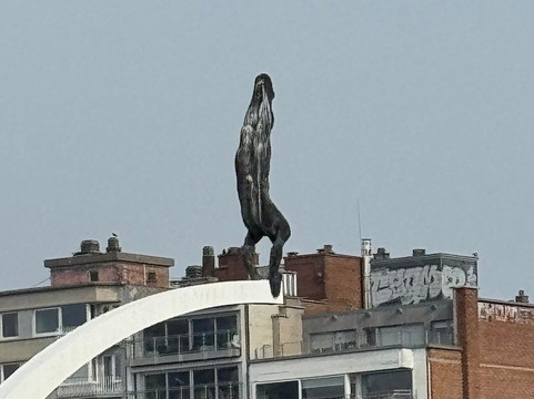 Le plongeur et son arc-列日必去景点