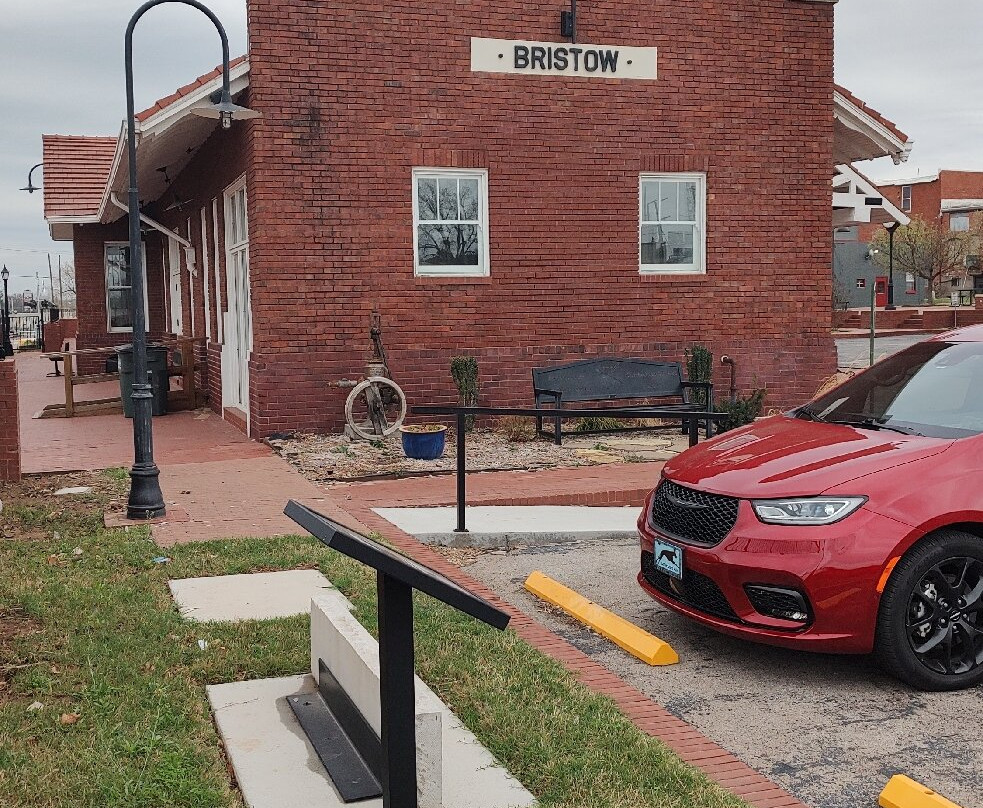 Bristow Historical Depot and Town Square-Bristow必去景点