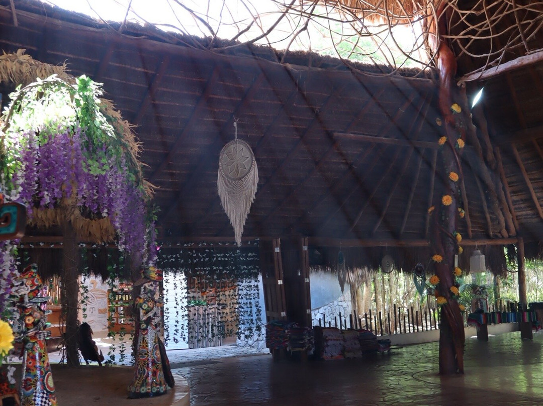 Cenote Ki'ichpam Xunaan-巴利亚多利德必去景点