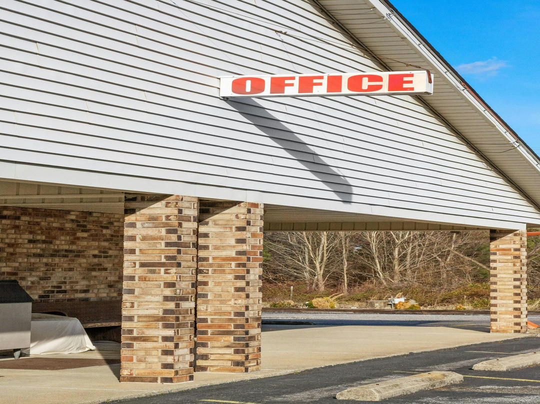 Budget Host Inn by Hotel O Portland near I-65