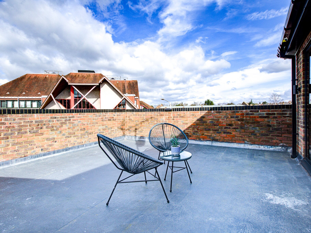 Hybrid Resi Uxbridge