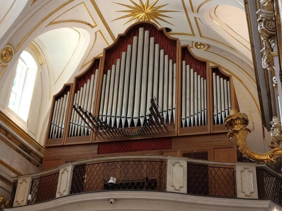 Chiesa di Santa Maria Assunta e Cripta Medievale-波西塔诺必去景点