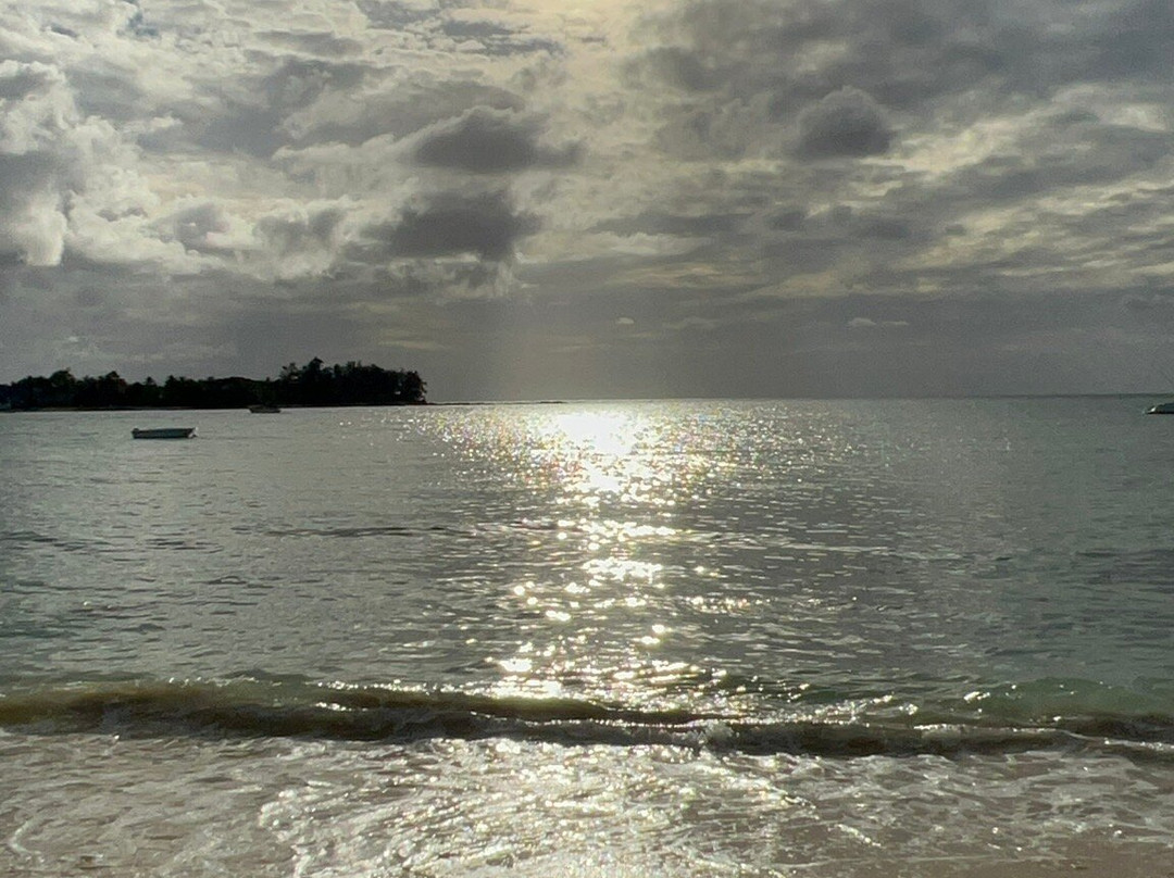 La Cuvette Public Beach-大湾必去景点