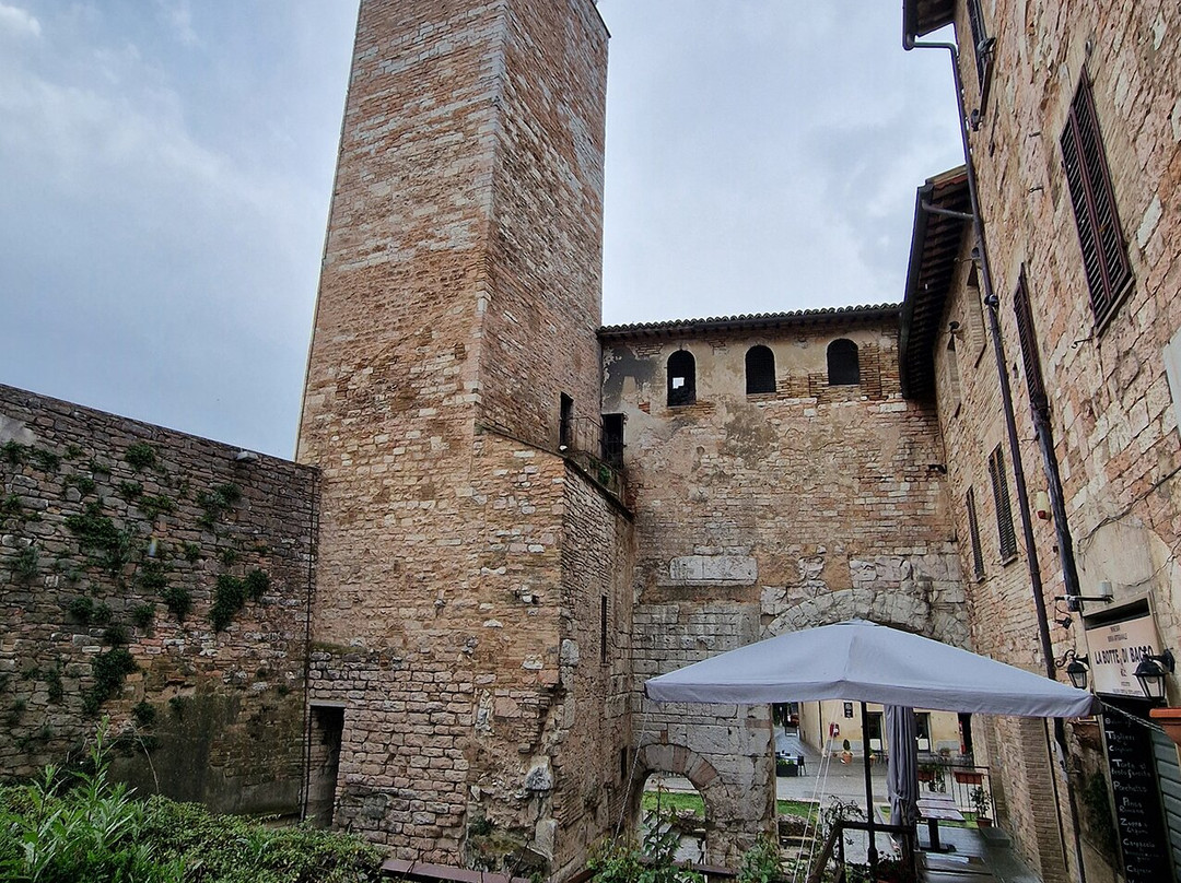 Porta Consolare-Spello必去景点
