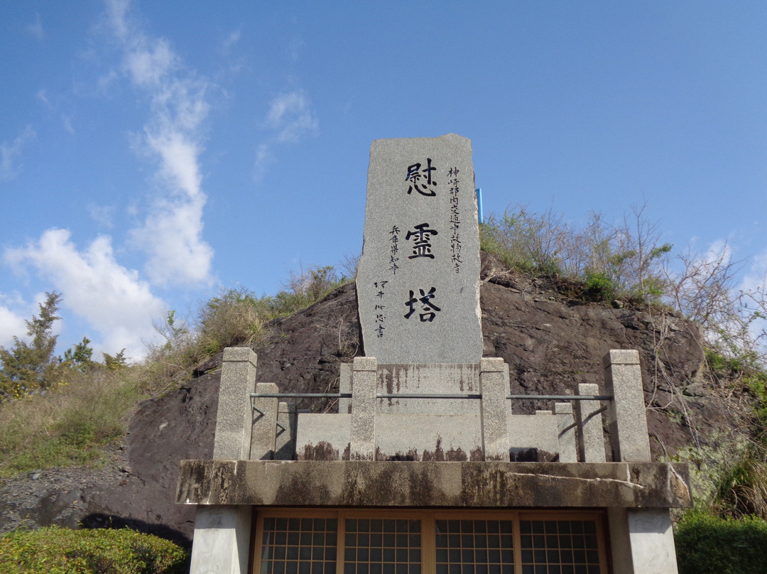 Kanzaki-gun Traffic Accident Victims Memorial Tower-福崎町必去景点