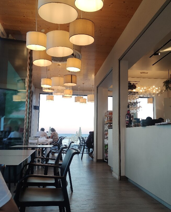 海滨码头酒店主图
