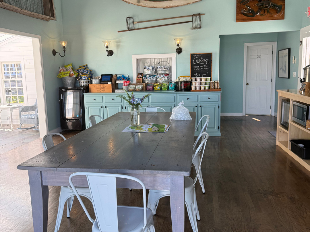 Menemsha Inn & Cottages主图