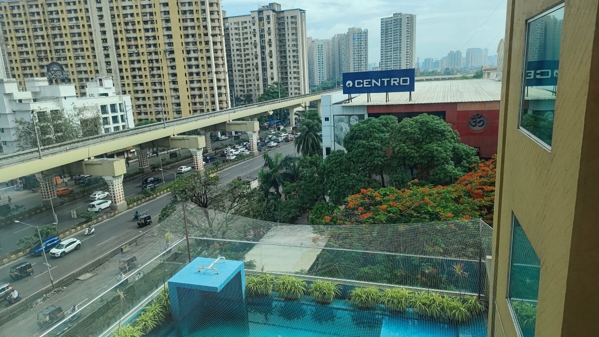 孟买达希萨尔皇家套房酒店-旅行者