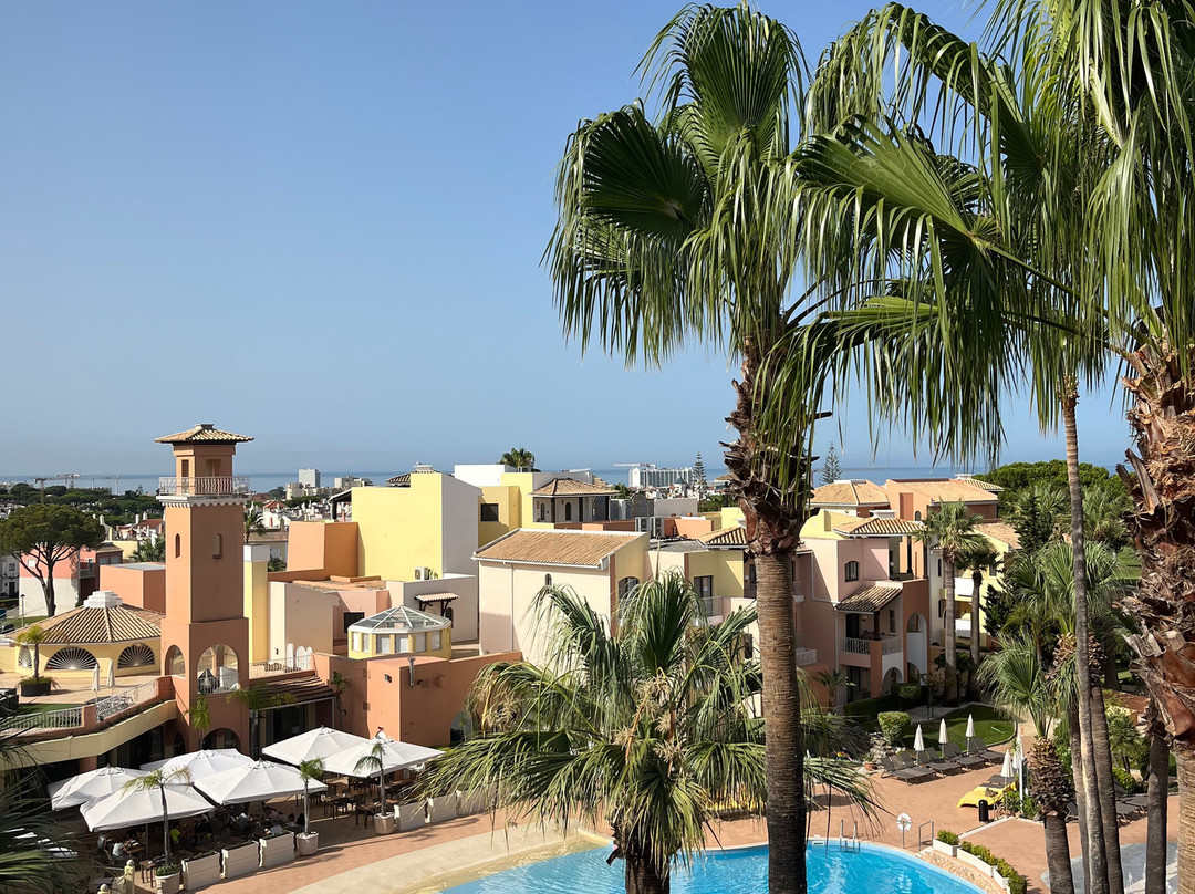 Spacious 4 Bedroom Villa, Private Pool, Free Air Conditioning and Wifi主图