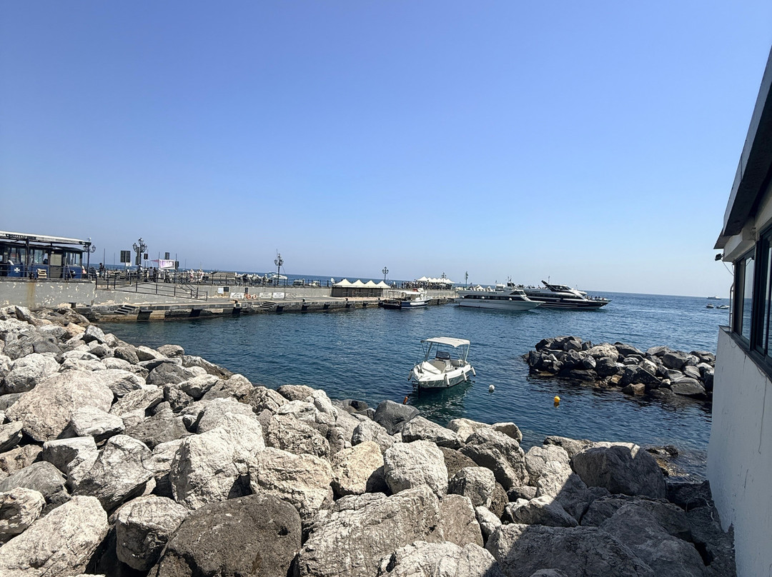 蒂恩波酒店主图