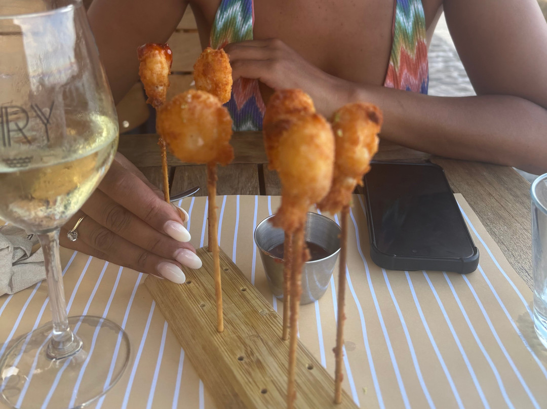 Dry Restaurant & Cocktail Bar