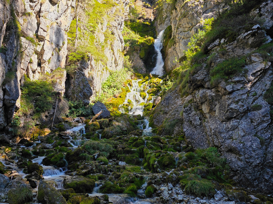 Cascate di Vallesinella-马多纳迪坎皮格里奥必去景点