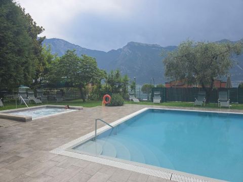 拉菲奥里塔酒店-旅行者