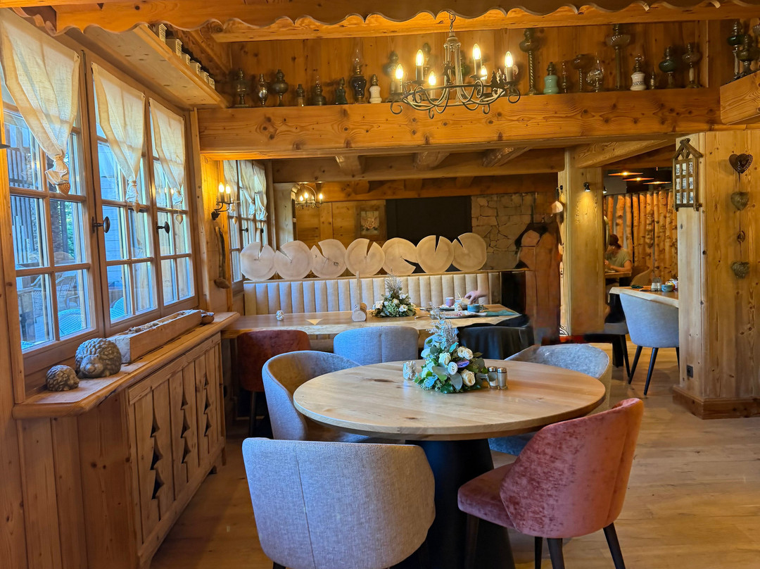 领小屋酒店主图