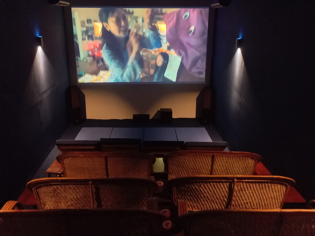 The Flicks Community Movie Theater-金边必去景点