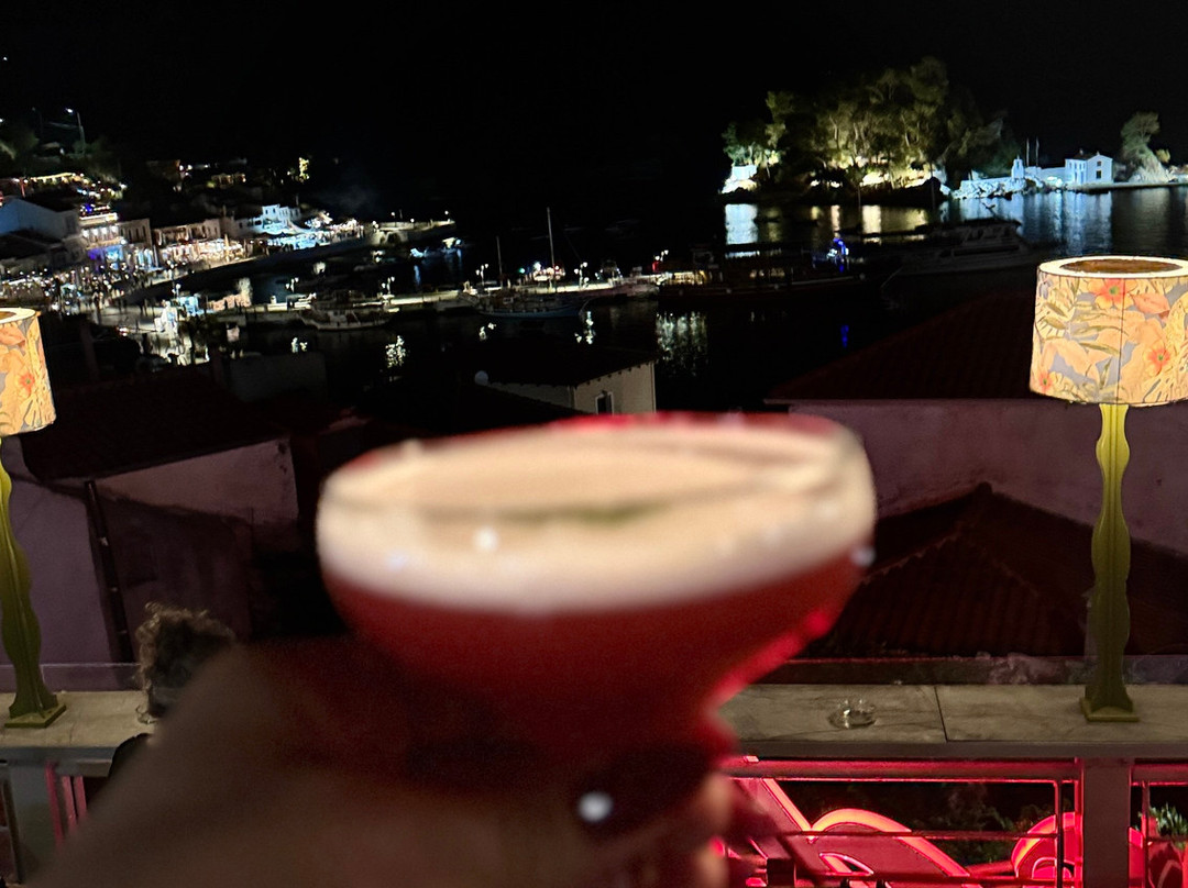 Avocado Cocktail Bar-帕尔加必去景点