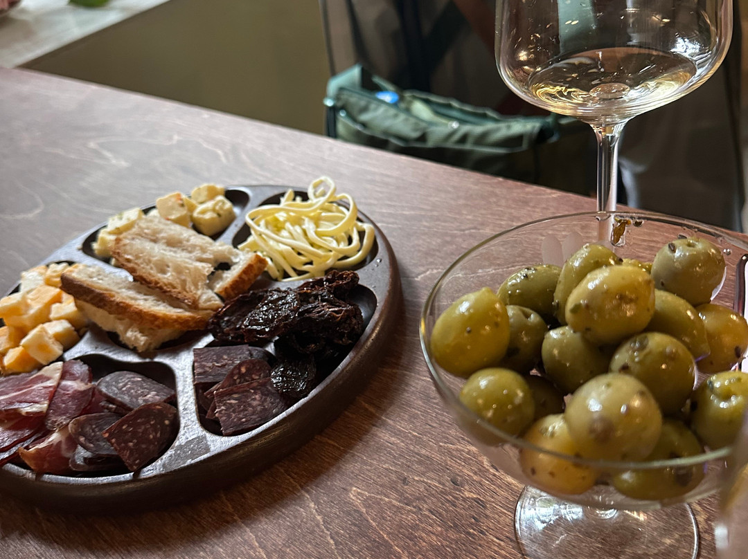 Decant Wine & Spirit Tasting Room