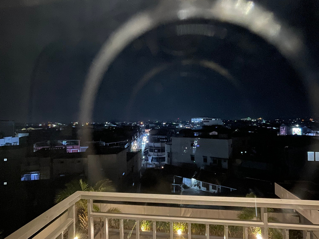 打横市地平线酒店主图