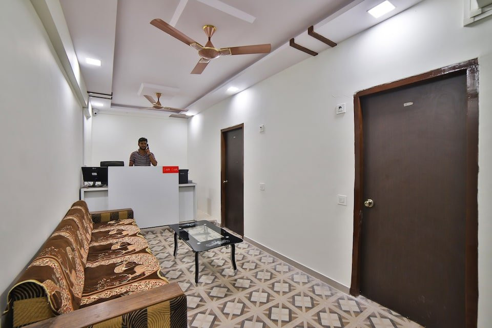 OYO 28070 Welcome Hotel and Guest House