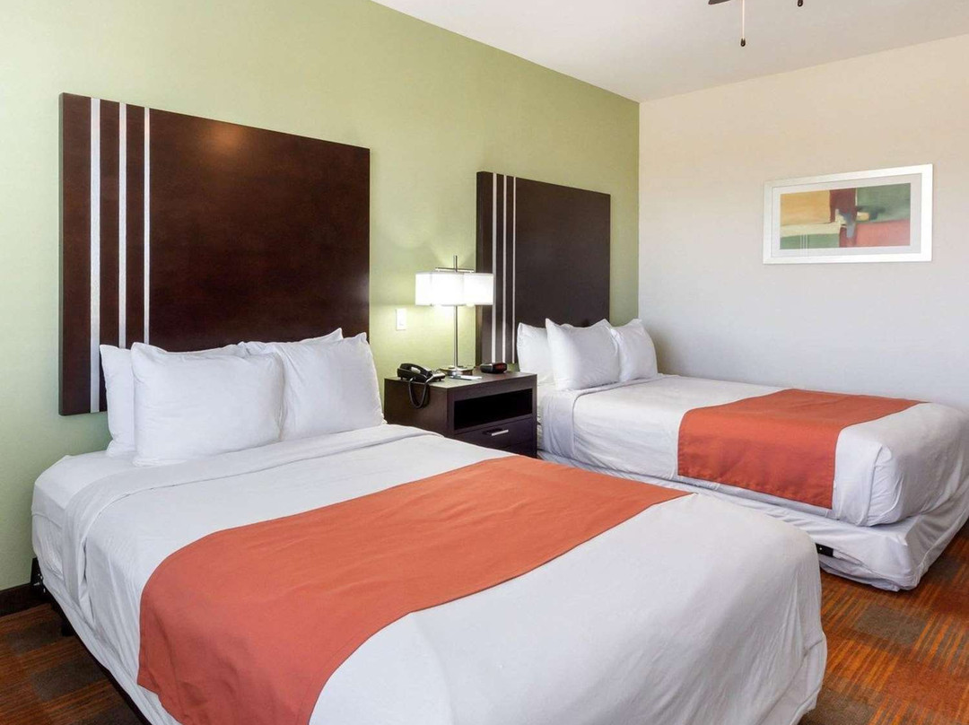 Garner Hotel Victoria - East by IHG主图