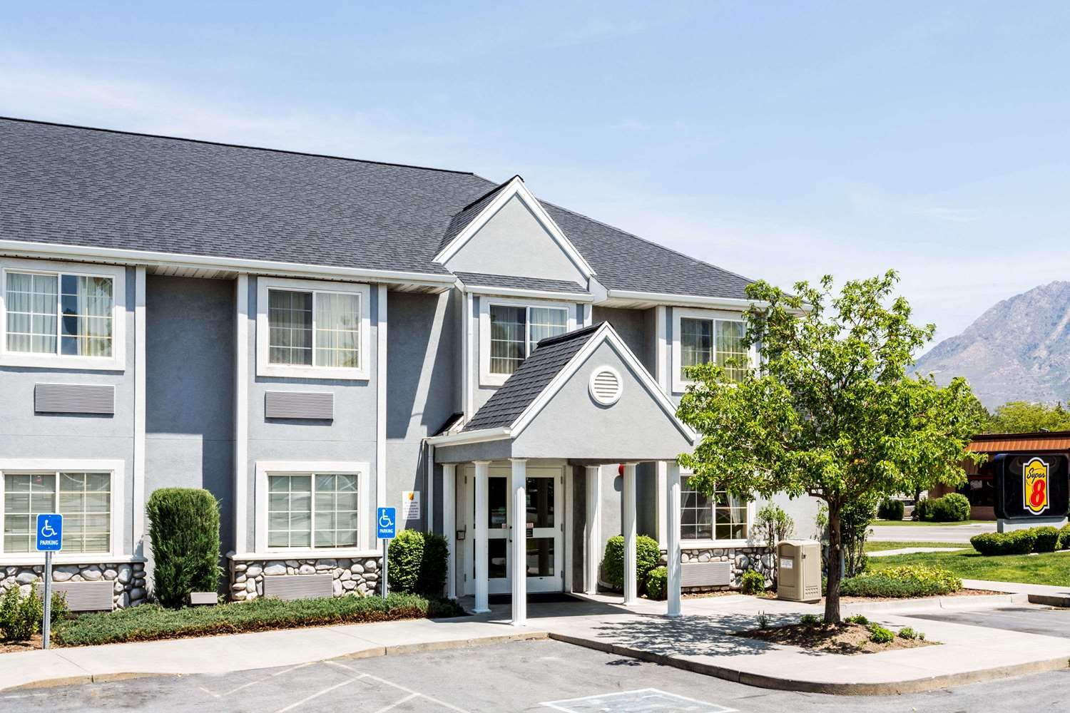 Royal Inn Midvale-官方