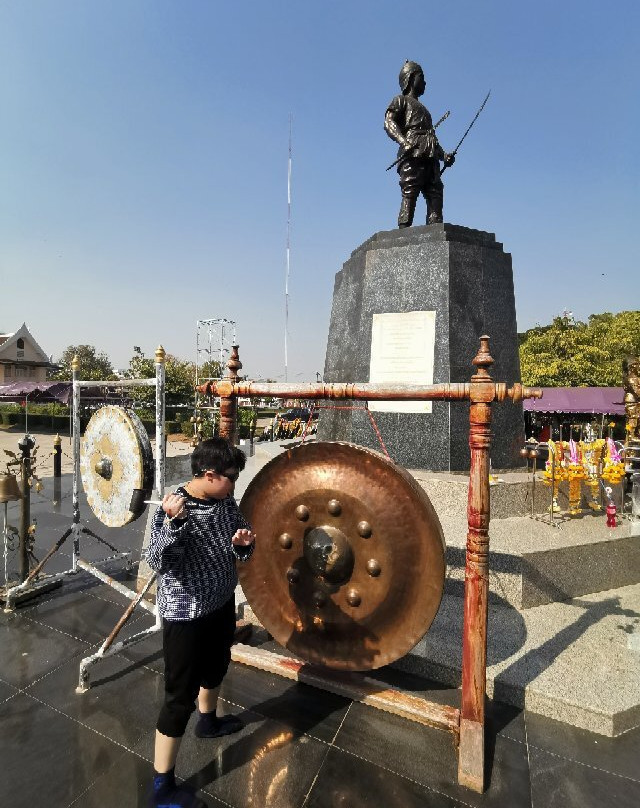Praya Phichai Dap Hak Memorial景点图片